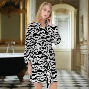 Black and White Bats Women's Loose-fitting Bathrobe