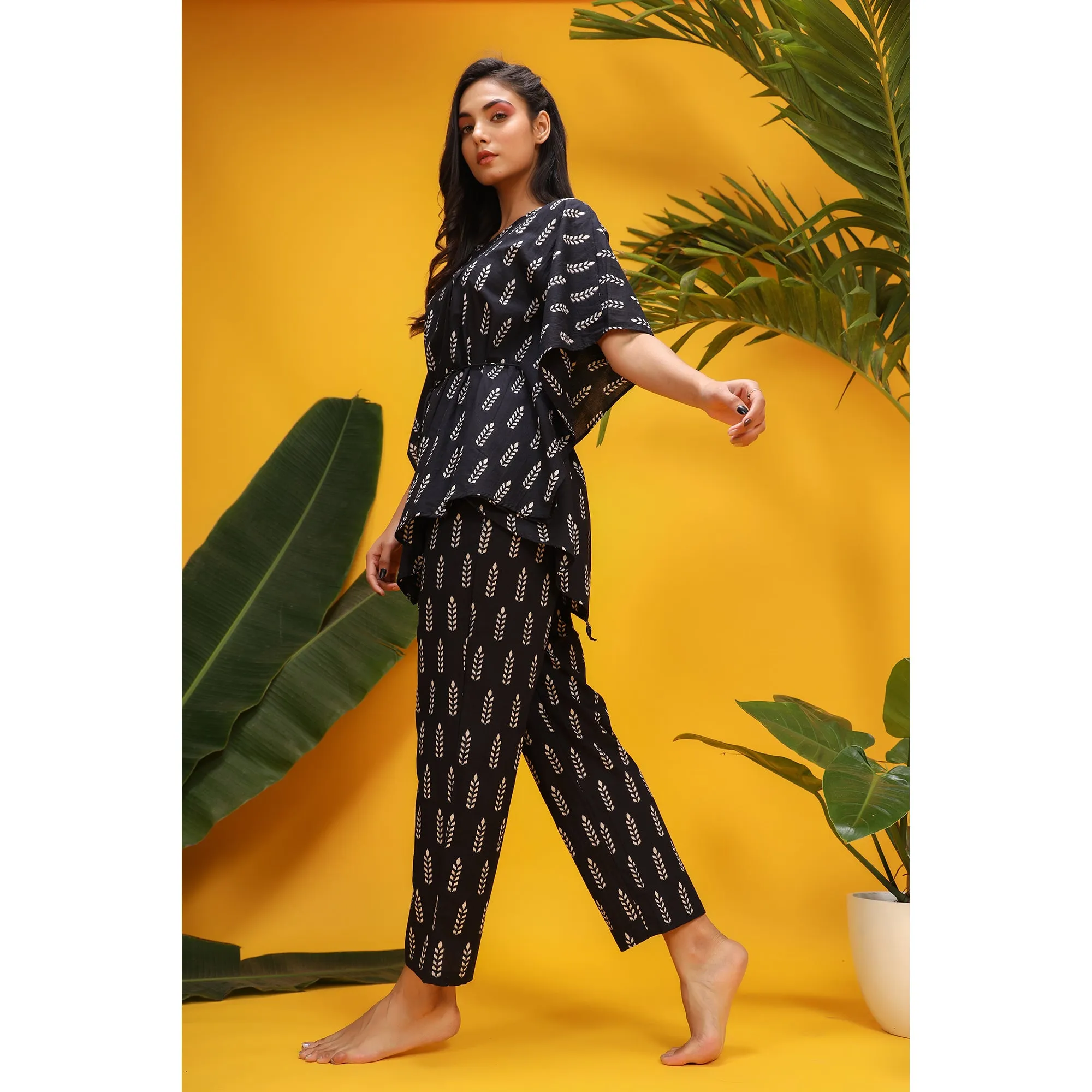 Minimalist Motif On Black Kaftan Pyjama